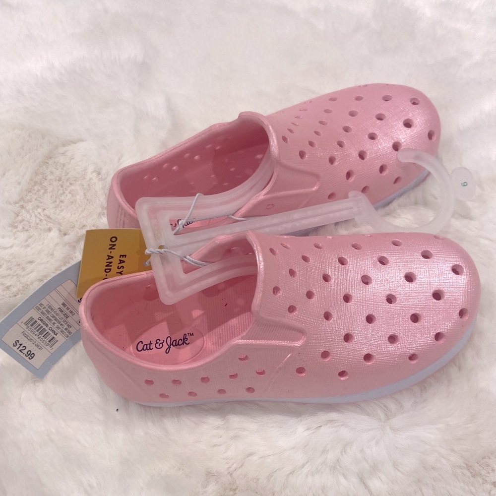 *NWT* Cat & Jack Pink Shoes - Size 9 - $5